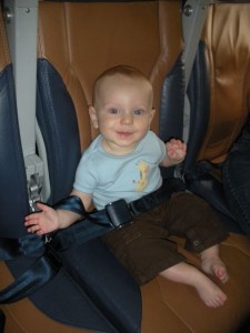 hank-flies airline seatbelts are so much fun!